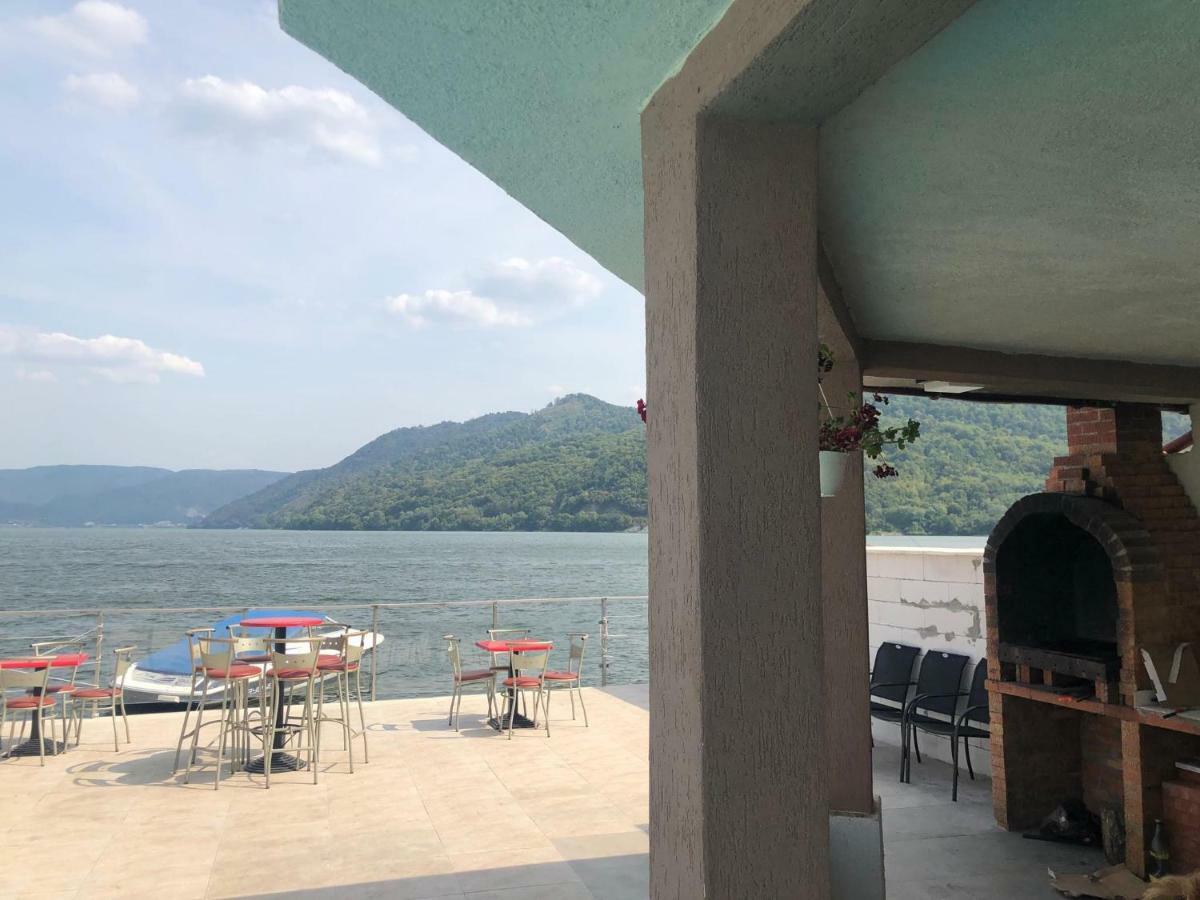 Casa Doma Orsova Hotell Eksteriør bilde
