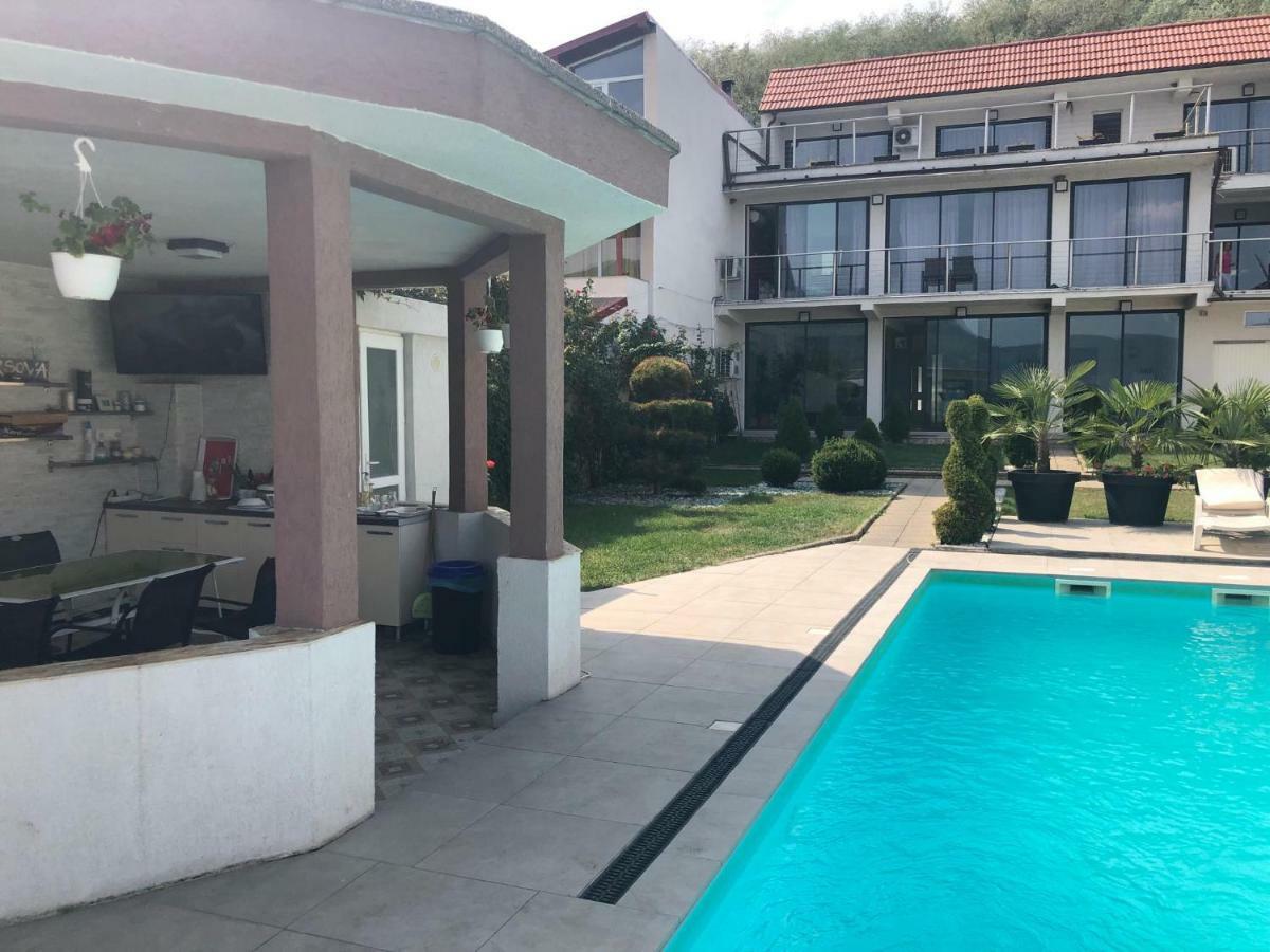 Casa Doma Orsova Hotell Eksteriør bilde